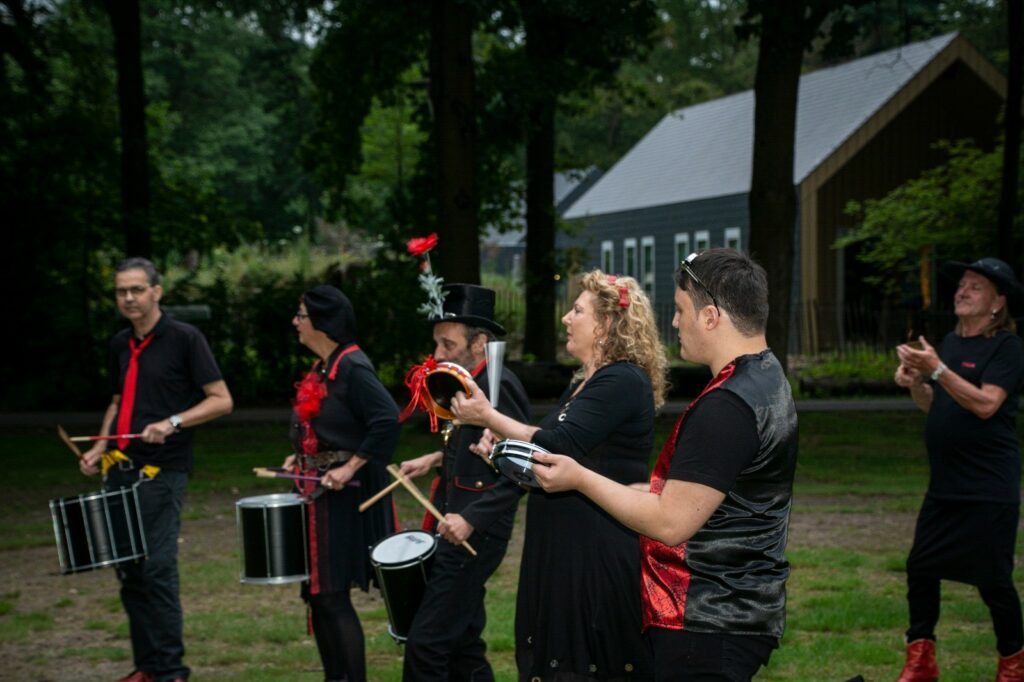 Contact Padam-percussie